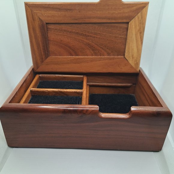 Unique designed wooden box. - Picture 5 of 9